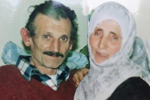 61 yıllık &ccedil;ift 15 dakika arayla hayatlarını kaybetti