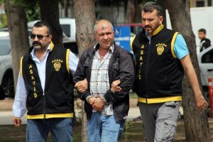 Patronunu &ouml;ld&uuml;rd&uuml;, 12 yıl sonra yakalandı