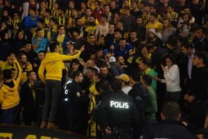 Fenerbah&ccedil;e taraftarı, 6 yıl sonra TT Arena'da