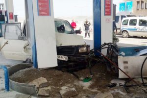Freni boşalan ara&ccedil; petrol istasyonuna girdi: 6 yaralı