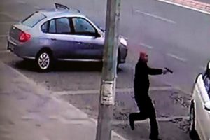 Sokak ortasında kurşun yağdırdı: Cinayet anı kamerada