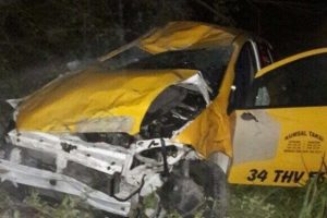 Ticari taksi ormanlık alana u&ccedil;tu : 1 yaralı