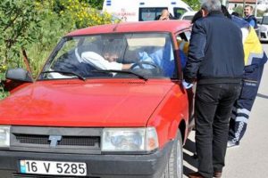 Bursa plakalı ara&ccedil;ta kalp krizi ge&ccedil;ip &ouml;ld&uuml;!