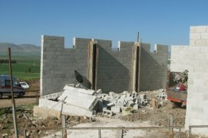 İnşaat duvarı &ccedil;&ouml;kt&uuml;: 1 &ouml;l&uuml;, 1 yaralı