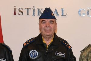 Orgeneral &Uuml;nal'dan 'pilot a&ccedil;ığı' a&ccedil;ıklaması