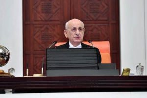 Meclis'te 'Atat&uuml;rk'&uuml; unuttun' gerginliği