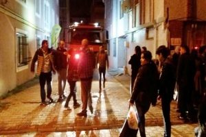 Kız yurdunda &ccedil;ıkan yangın paniğe neden oldu