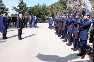 Bakan'dan Kılı&ccedil;daroğlu'na askeri t&ouml;renle karşılama a&ccedil;ıklaması
