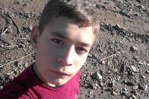 23 Nisan kutlamasından d&ouml;nerken &ccedil;aya d&uuml;şen &ccedil;ocuk &ouml;ld&uuml;