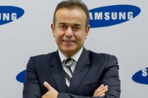 Samsung'un T&uuml;rk y&ouml;neticisi isyan etti, Twitter hesabını kapattı!