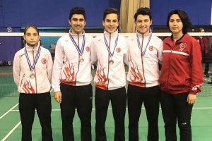 Bursalı badmintoncular T&uuml;rkiye'nin gururu oldu