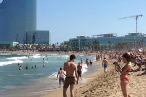 T&uuml;rkiye ile gerilim Avrupa'daki turistik adreslere yaradı