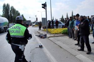 Manisa'da tankerle motosiklet &ccedil;arpıştı: 1 &ouml;l&uuml;