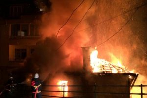 Ordu'da korkutan yangında 5 bina zarar gördü