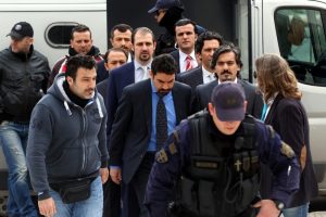 Yunanistan'a sığınan darbeciler bir kez daha hakim karşısında