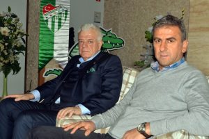 Bursaspor Başkanı Ali Ay "En b&uuml;y&uuml;k hatayı Hamza hocayı ge&ccedil; g&ouml;ndererek yaptım"