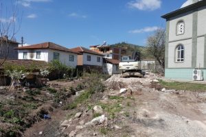 Bursa Gemlik'te Kurtul Deresi ıslah &ccedil;alışmaları s&uuml;r&uuml;yor