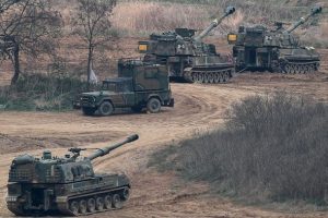 Kuzey Kore ger&ccedil;ek mermilerin kullanıldığı tatbikat yaptı