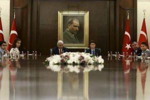 '&Ccedil;ocuk bakanın' &ouml;ğretmenine soruşturma a&ccedil;ıldı