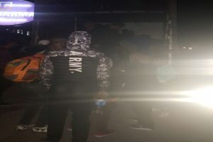 Kamyon kasasında 60 g&ouml;&ccedil;men yakalandı