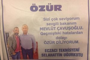 Dışişleri Bakanı'ndan gazete ilanıyla &ouml;z&uuml;r diledi