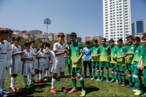 Beşiktaş, "Futbol ve Dostluk G&uuml;n&uuml;" kutlamalarına ev sahipliği yaptı