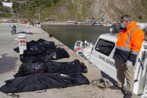Ege'de batan ka&ccedil;ak teknesinde &ouml;lenlerden biri T&uuml;rk