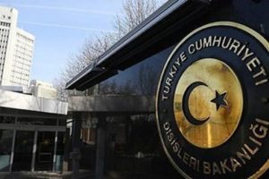 T&uuml;rk bayrağının yakılmasına tepki