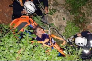 Antalya'da iki kez intihara kalkışan gen&ccedil; kız yaralı kurtuldu