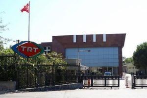 TRT'de altyazı krizi! 2 kişi...