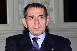 Dursun &Ouml;zbek'ten s&uuml;rpriz karar