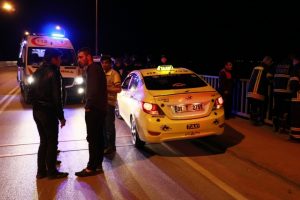 Erkek arkadaşı ile ayrılan gen&ccedil; kadın g&ouml;le atladı
