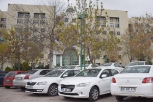 M&uuml;teahhitten TOKİ'ye araba geldi!