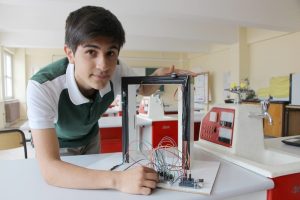Liseli &ouml;ğrenciden yangında hayat kurtaracak proje