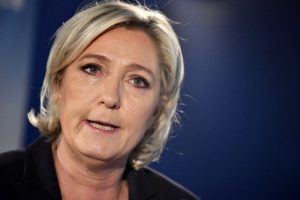 Le Pen Kom&uuml;nist Parti se&ccedil;menine y&ouml;neldi
