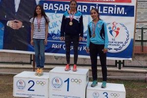 Bursa Osmangazili atletlerden &ouml;nemli başarı