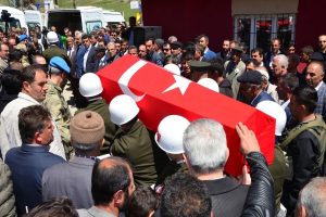 Şehit uzman &ccedil;avuş son yolculuğuna uğurlandı
