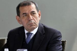 &Ouml;zbek: Ayağa kalkmanız gerekiyor