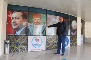 Yurtta 'Atat&uuml;rk fotoğrafı' tartışması