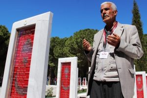 Şehit Fethi Sekin'in babası &Ccedil;anakkale şehitliklerini gezdi
