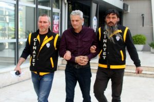 Bursa'da katil zanlısı 16 g&uuml;n boyunca kiralık otomobilde yaşadı