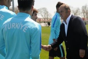 Fatih Terim'ten gen&ccedil; millilere ziyaret