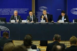 Orban: "T&uuml;rkiye'de istikrar olmazsa hepimizin başı belaya girer"