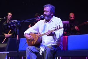 Mazlum &Ccedil;imen Bursa Nil&uuml;fer'de hayranlarını mest etti