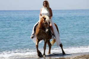 Sırp pop&ccedil;u Ana Koki&ccedil;, Alanya'da klip &ccedil;ekti