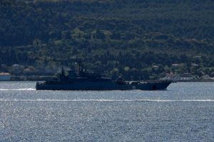 &Ccedil;anakkale Boğazı'ndan Rus savaş gemisi ge&ccedil;ti