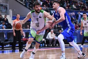 Tofaş, İstanbul B&uuml;y&uuml;kşehir Belediyespor'a konuk oluyor