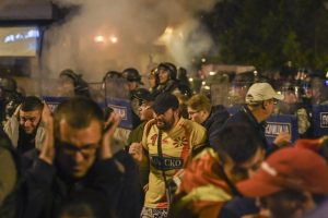 Makedonya'da polis Meclisi boşalttı