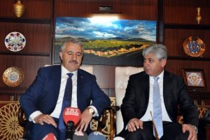 "Bak&uuml;-Tiflis-Kars demiryolu hattı haziranda hizmete girecek"