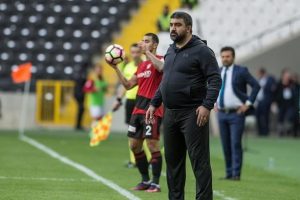 &Uuml;mit &Ouml;zat'tan 'kadro dışı bırakma' uyarısı